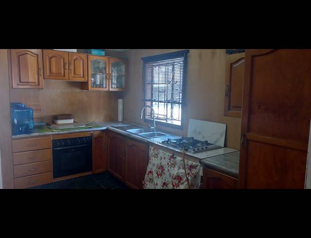 3 BEDROOM SEMI DETACHED FOR SALE IN TRENANCE PARK
